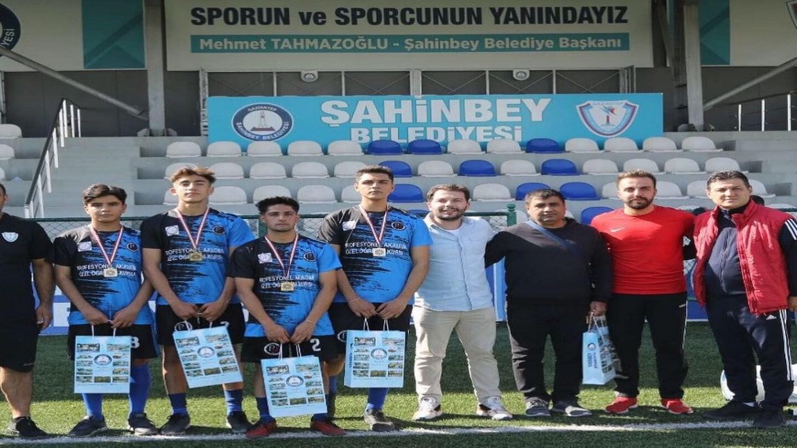 Cumhuriyet Kupası Ayak Tenisi Şampiyonu Güneykent Anadolu Lisesi
