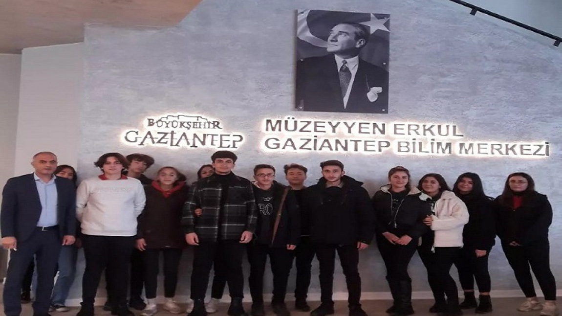 Müzeyyen Erkul Bilim Merkezi Gezisinde Bilimin Sultanları Adlı Sergiyi Gezdik